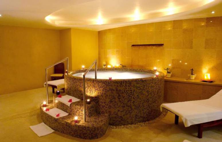 Hotel Emporio Ixtapa Todo Incluido: Masajes y Spa, Dentro de nuestras elegantes instalaciones podrás disfrutar del jacuzzi, sauna o vapor, así como las cabinas para faciales y tratamientos