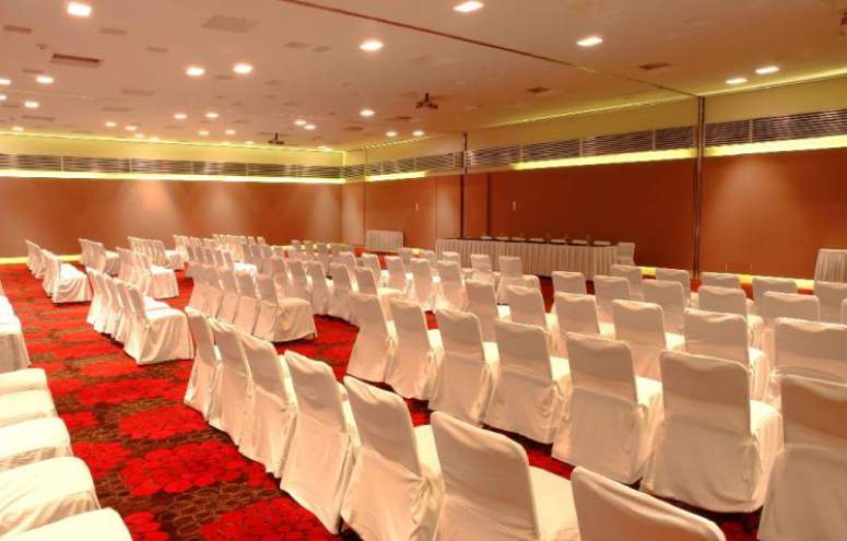Hotel Emporio Ixtapa Todo Incluido: Contamos con un salón versátil con capacidad para hasta 500 personas, dependiendo del tipo de montaje que elijas para tu boda o cualquier evento social en Ixtapa Zihuatanejo