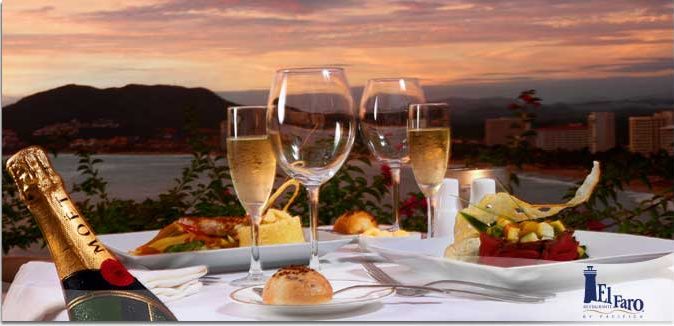 Hotel Pacífica Ixtapa Restaurante El Faro, donde podrá disfrutar de los deliciosos platillos de cocina internacional, con una magnífica atmósfera creada por la vista de la Bahía de Ixtapa y la música del lugar