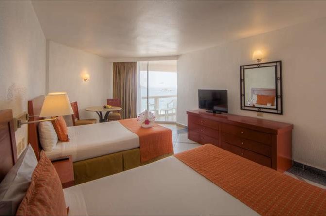 Hotel Park Royal Ixtapa Cuartos. Habitación Romance: Esta agradable habitación con vista al mar es ideal para enamorados que desean un ambiente privado de descanso en sus vacaciones en Ixtapa Zihuatanejo