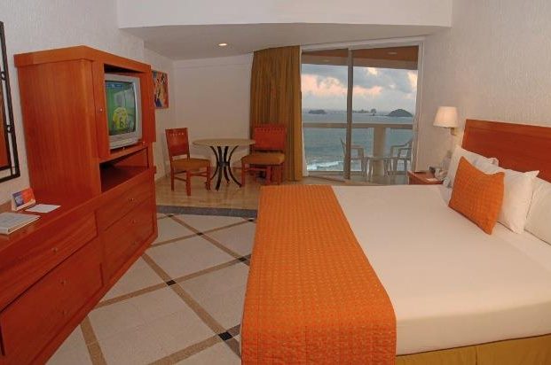 Hotel Park Royal Ixtapa Habitaciones equipadas con modernos servicios y amenidades. Incluye una decoración especial, fresas con chocolate y una botella de vino espumoso, ideal para celebrar bodas y aniversarios en Ixtapa Zihuatanejo