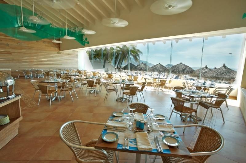 Hotel Park Royal Ixtapa Restaurante El Pescador (Buffet y a la carta). Saborea ensaladas, mariscos, pescados y postres disfrutando de una vista espectacular del océano Pacífico