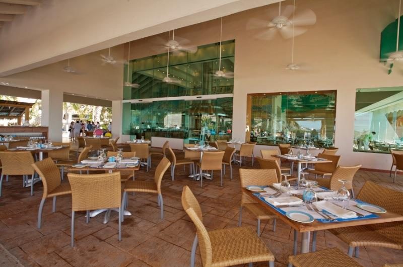 Hotel Park Royal Ixtapa Restaurante La Veranda. En este casual restaurante te espera un sabroso buffet por la mañana y cenas temáticas por la noche con delicias mexicanas, tex-mex, orientales, Internacional, guerrerense o italiana