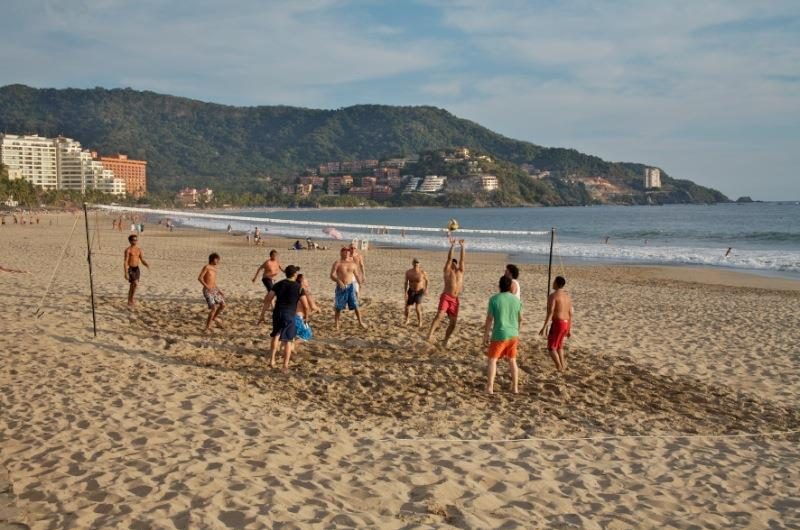 Hotel Park Royal Ixtapa Todo Incluido: Disfruta del programa diario de actividades y entretenimiento para toda la familia, además de una variedad de noches temáticas y mucha diversión en tus vacaciones en Ixtapa Zihuatanejo Todo Incluido
