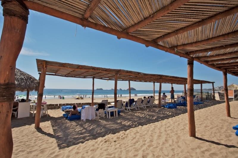 Hotel Park Royal Ixtapa Todo Incluido: Actividades recreativas como aseo en bicicleta, yoga, snorkeling en la alberca, Voleibol de playa, karaoke, casino, disco, juegos
