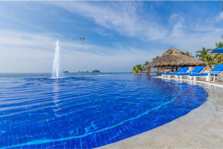 Hotel Posada Real Ixtapa Todo Incluido: Piscinas y albercas exteriores, actividades acuáticas, actividades y entretenimiento familiar, acceso inmediato a Playa El Palmar Ixtapa Zihuatanejo