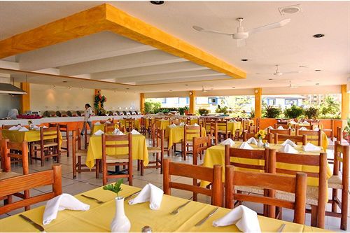 Hotel Qualton Ixtapa Restaurantes. Disfruta de nuestro amplio Restaurante Villalinda en donde podrás degustar de la barra de buffet para el desayuno, comida y cena